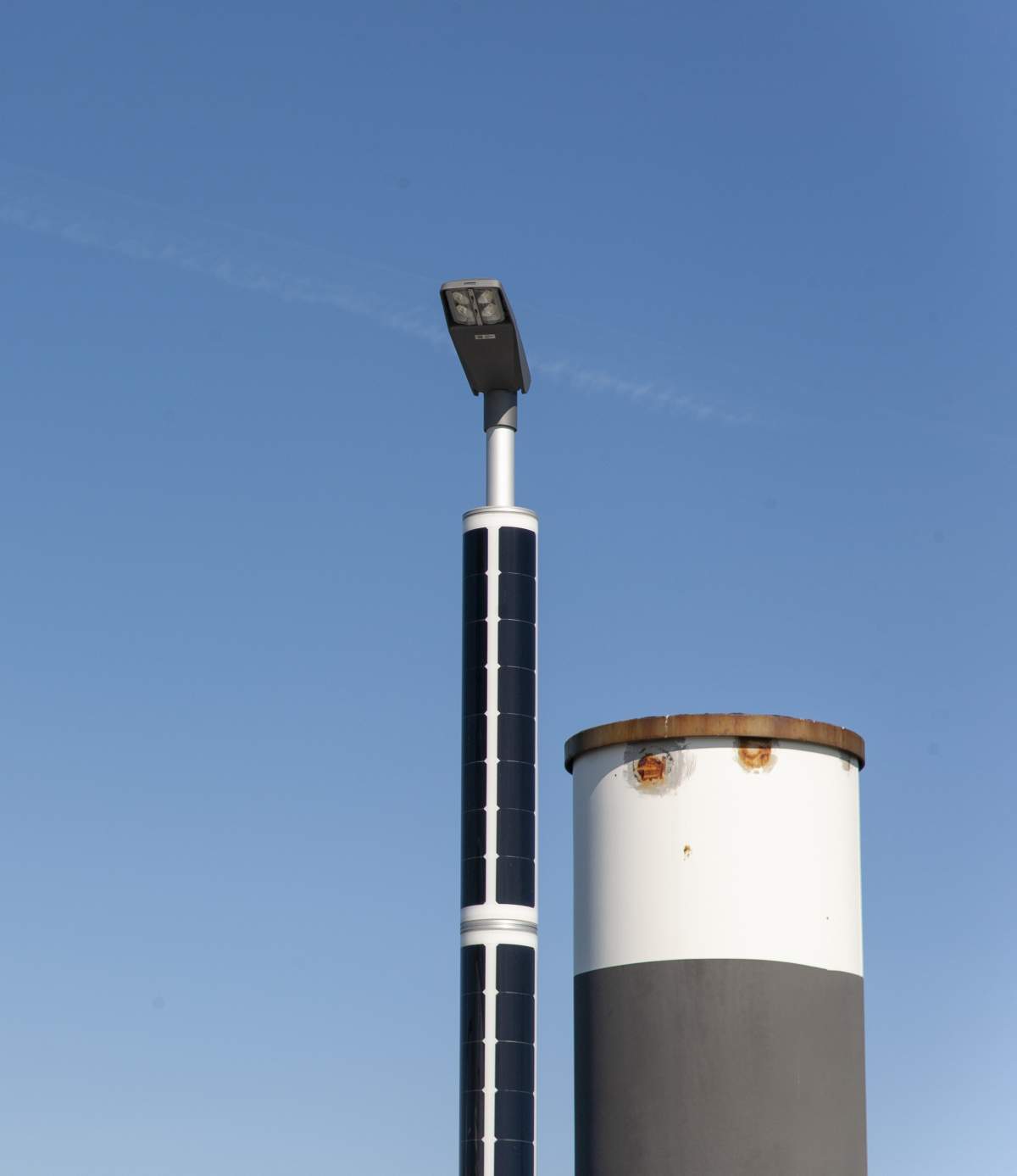 Soluxio solar industrial lighting for tugboats in the Port of Rotterdam