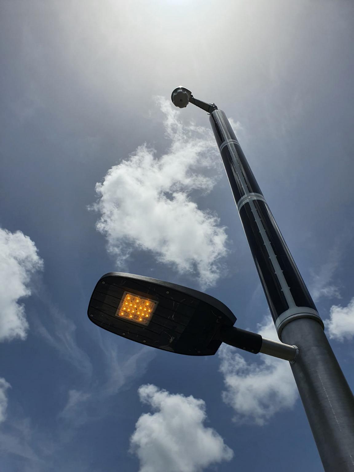 Soluxio solar bat-friendly light with WiFi hotspot Soluxio solar bat-friendly light with WiFi hotspot