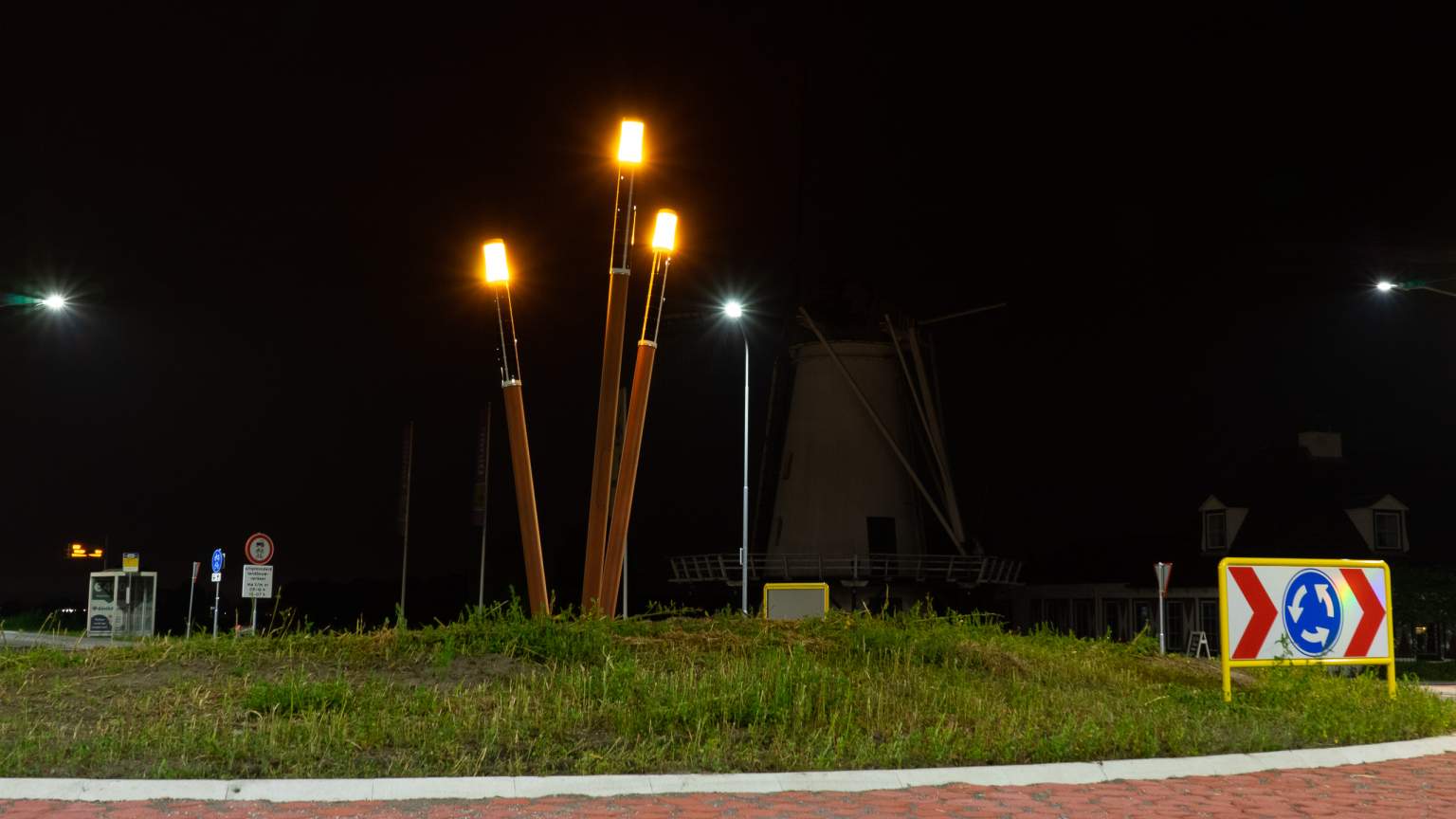 Amber-colored design solar lights