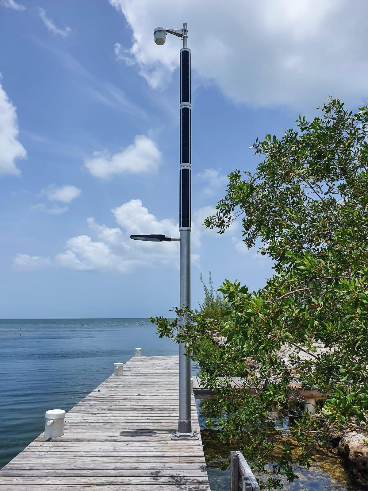 Soluxio solar dock lights with WiFi Soluxio solar dock lights with WiFi in marina area in the Cayman Islands
