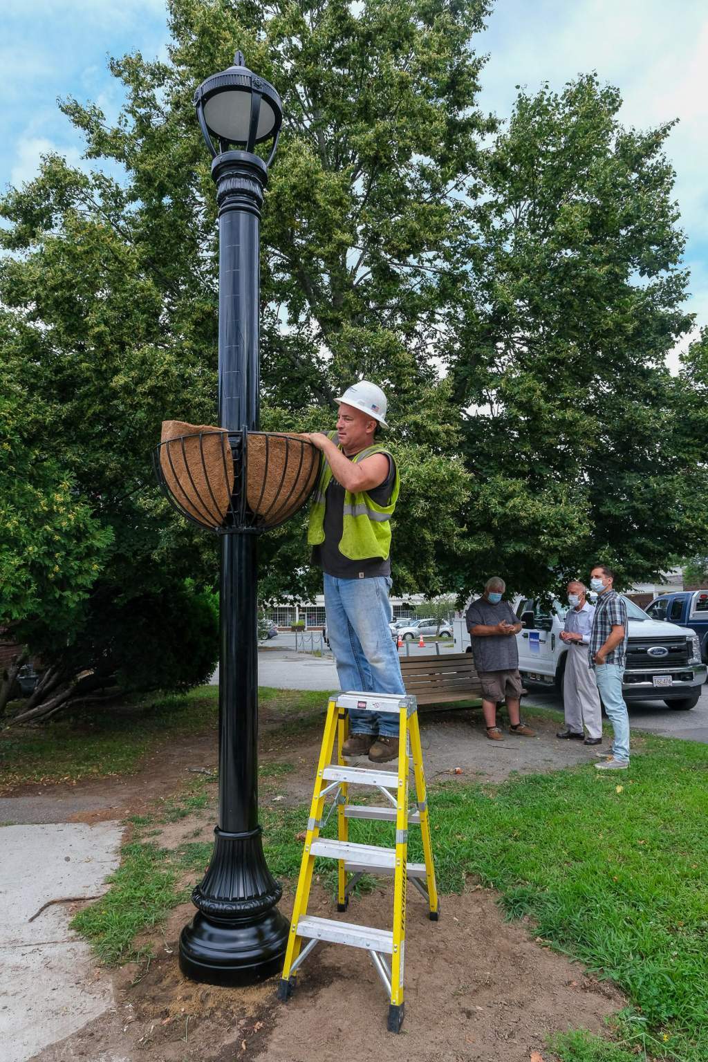 Decorative streetlights with a solar panel Decorative streetlights with a solar panel