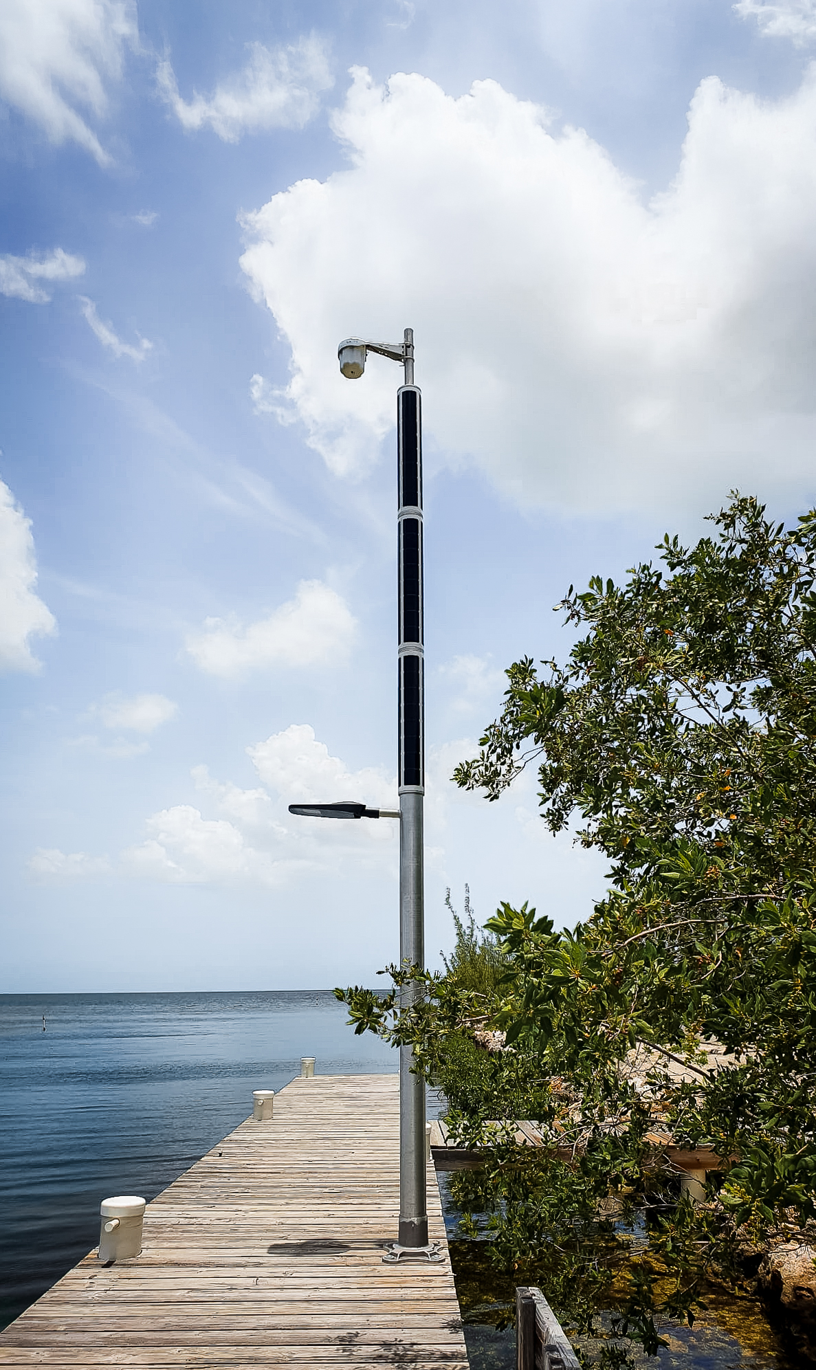 Soluxio steigerverlichting op zonne-energie met NatureGuard technologie Soluxio steigerverlichting op zonne-energie met WiFi-camera en faunavriendelijke, zeeschildpadvriendelijke NatureGuard technologie
